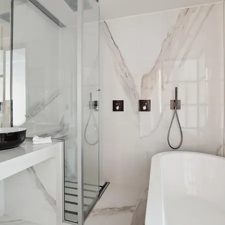 Appartamento Luxueux Avec Terrasse Et Jacuzzi Parigi